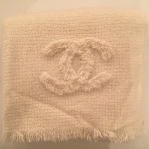 *SOLD* NEW Auth Chanel Cream Cashmere & Silk Scarf